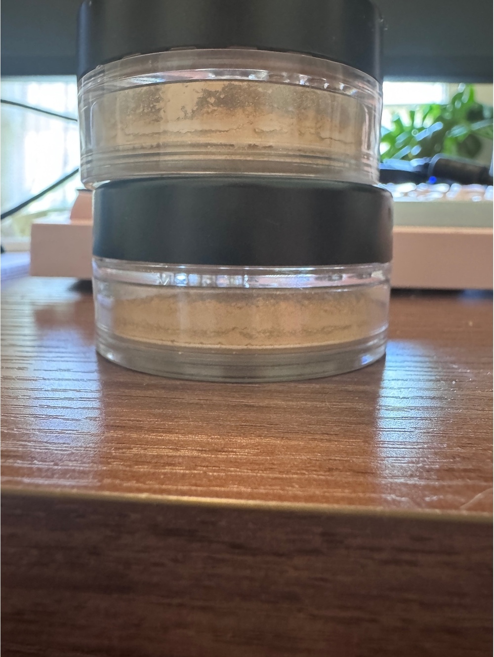 Bare minerals - fairly light - powder - new - Picture 4 of 5